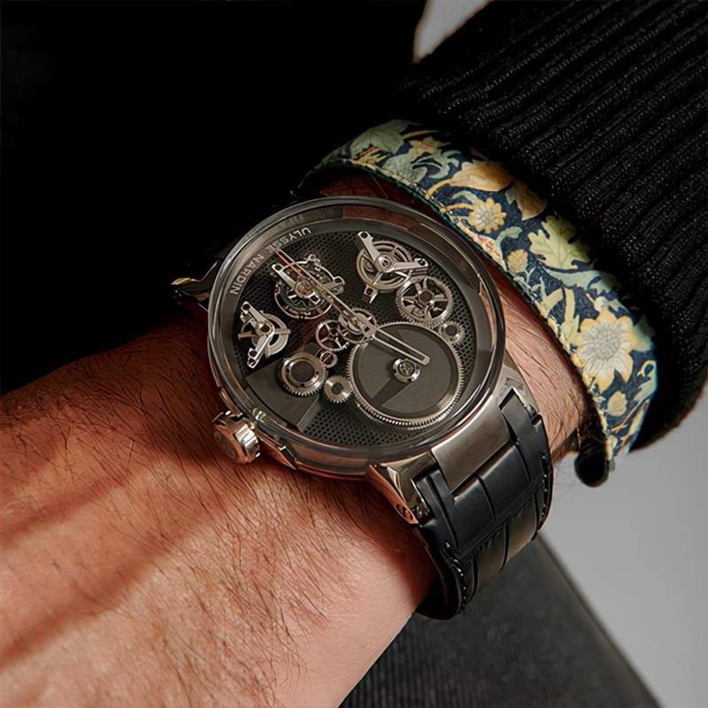 避開“正臉”內卷，盤點那些側顏無敵的腕表-復刻表