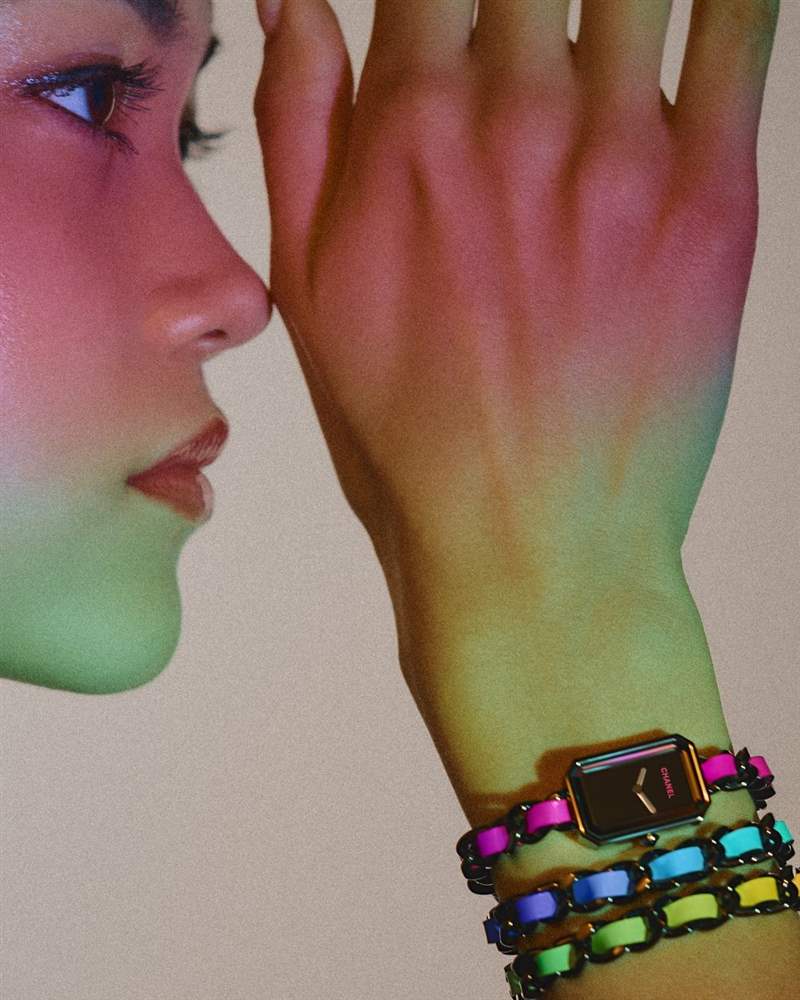 Chanel限量Electro膠囊系列「集合J12、Première等4大香奈兒腕表」披上電音彩虹光譜-復刻表