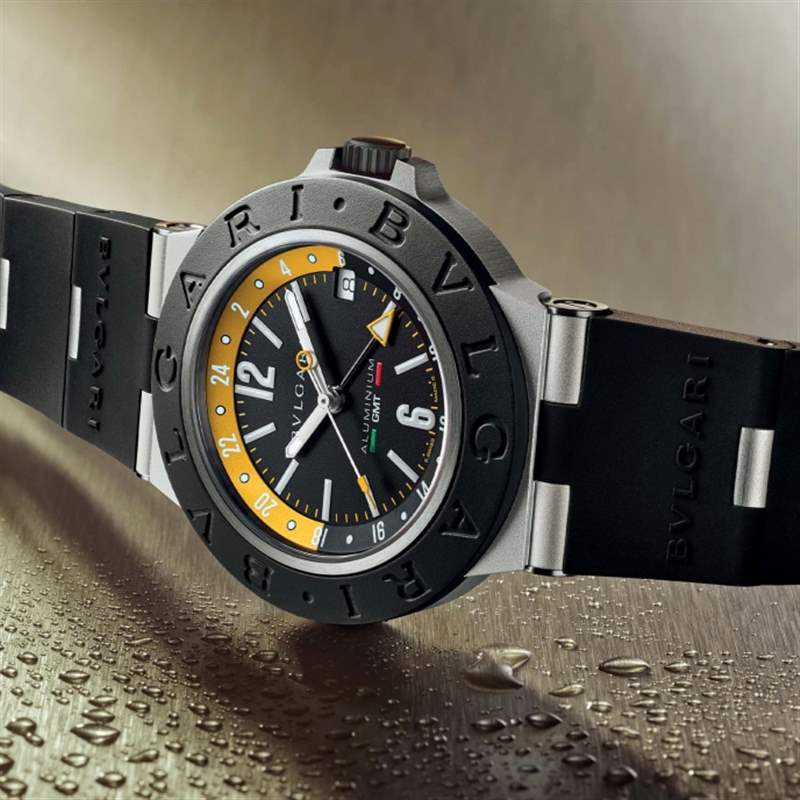 百年靈2022 Aluminium GMT Amerigo Vespucci充滿冒險活力的三色設計-復刻表