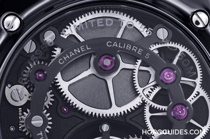 因為香奈兒CHANEL第五枚自制機芯Caliber 5，陀飛輪的運行開始發光｜J12鉆石陀飛輪腕表-復刻表
