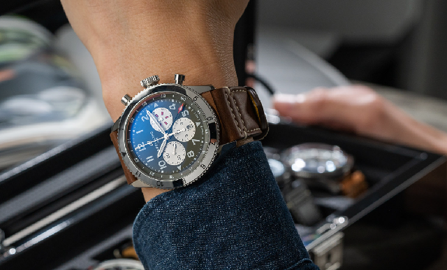 立志飛翔的魅力百年靈就是知道|Super AVI航空計(jì)時碼表戰(zhàn)機(jī)特別版-復(fù)刻表