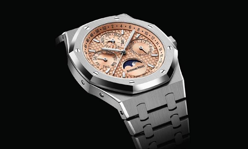 鮭魚面、鈦金屬表殼！愛彼皇家橡樹萬年歷限量版走出日本，全球發(fā)行-復(fù)刻表