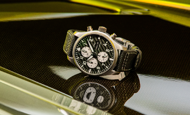 賽車同款材質(zhì)！IWC飛行員計(jì)時(shí)腕表「AMG」特別版-復(fù)刻表