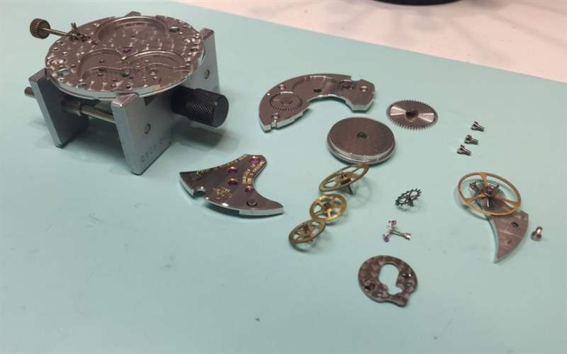 不要想準(zhǔn)確度了,怎也不會(huì)夠石英表來的,而且功能一定不及石英表多。 但 入手機(jī)械表入門6件你必須了解的事!-復(fù)刻表