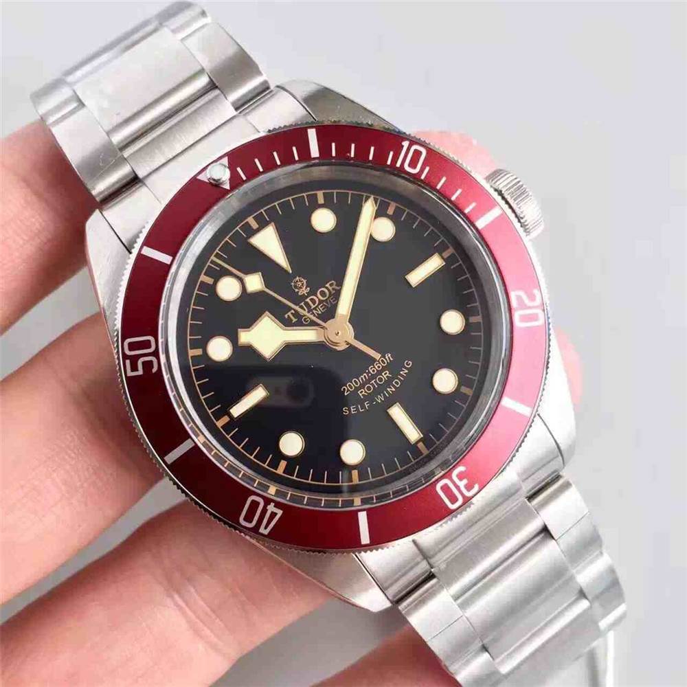 ZF廠帝舵碧灣系列M79230R-0003小紅盾復刻表做工怎么樣-復刻表