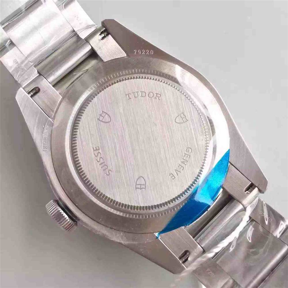 ZF廠帝舵碧灣系列M79230R-0003小紅盾復刻表做工怎么樣-復刻表