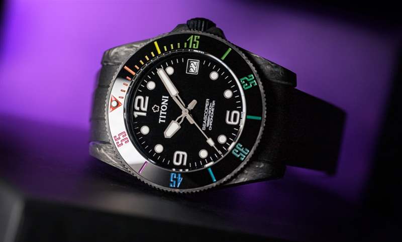 夏末黑魂大魔王來襲TITONI Seascoper CarbonTech 彩虹圈大升級-復(fù)刻表