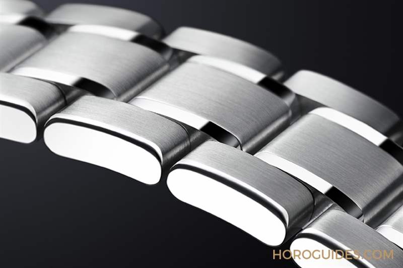 淡藍(lán)面盤呈現(xiàn)巖手山「融雪」美景,Grand Seiko 44GS首款白鋼材質(zhì)-復(fù)刻表