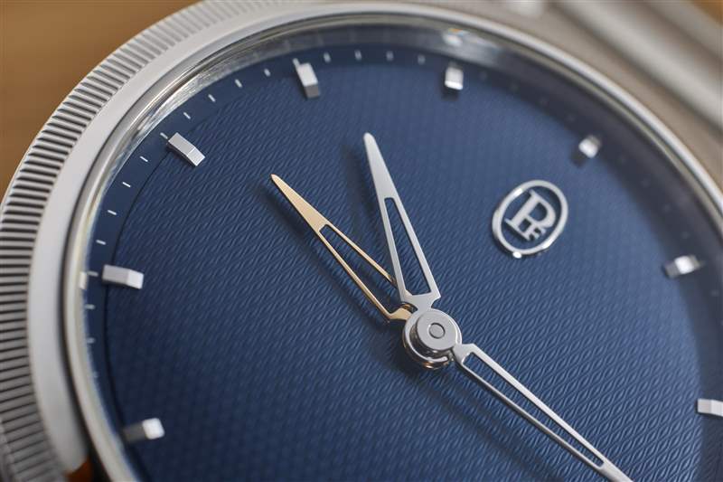 動手帕瑪強尼的新Tonda PF GMT Rattrapante是今年的輕描淡寫-復(fù)刻表