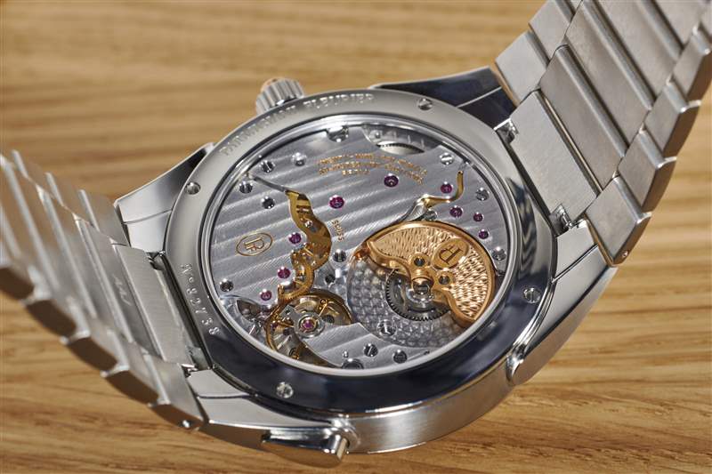 動手帕瑪強尼的新Tonda PF GMT Rattrapante是今年的輕描淡寫-復(fù)刻表