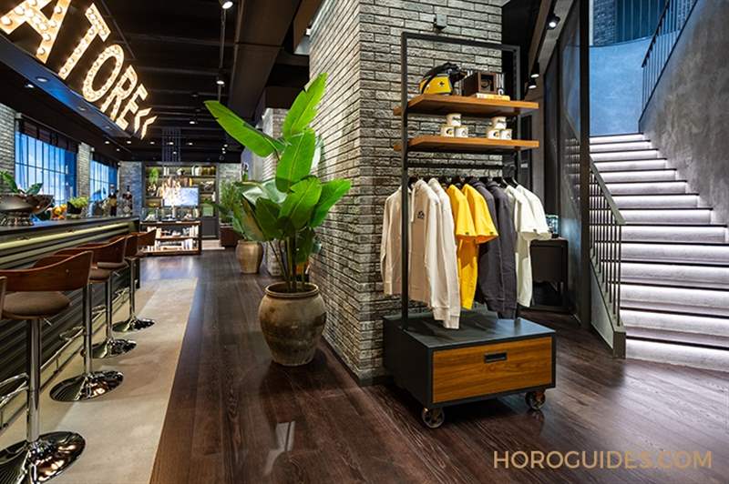 百年靈Top Time Deus強勢回歸，詮釋現(xiàn)代游人文化-復刻表