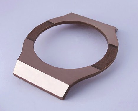 宇舶推出防刮“魔法金”腕表-復(fù)刻表