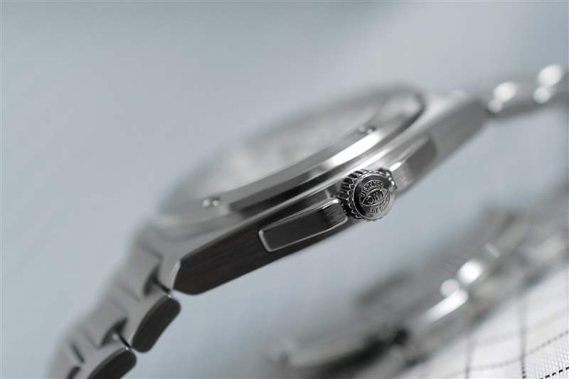 推出全新萬國工程師自動腕表40-復(fù)刻表