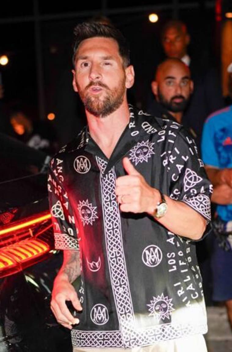 梅西和貝克漢難得晚餐同框大合照 「各自曬出停產天價夯表」-復刻表