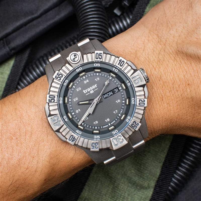 上手體驗:Traser P99 T戰(zhàn)術(shù)鈦金屬手表-復(fù)刻表