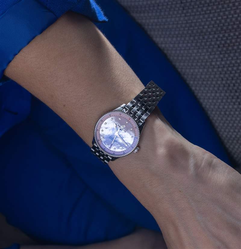首次上手體驗(yàn):百年靈Navitimer 36和32腕表專為女性打造-復(fù)刻表