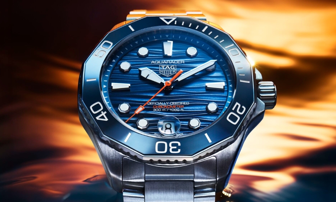 潛水猛將升級！ TAG HEUER推出全新Aquaracer Professional 300日期腕表與GMT腕表-復(fù)刻表